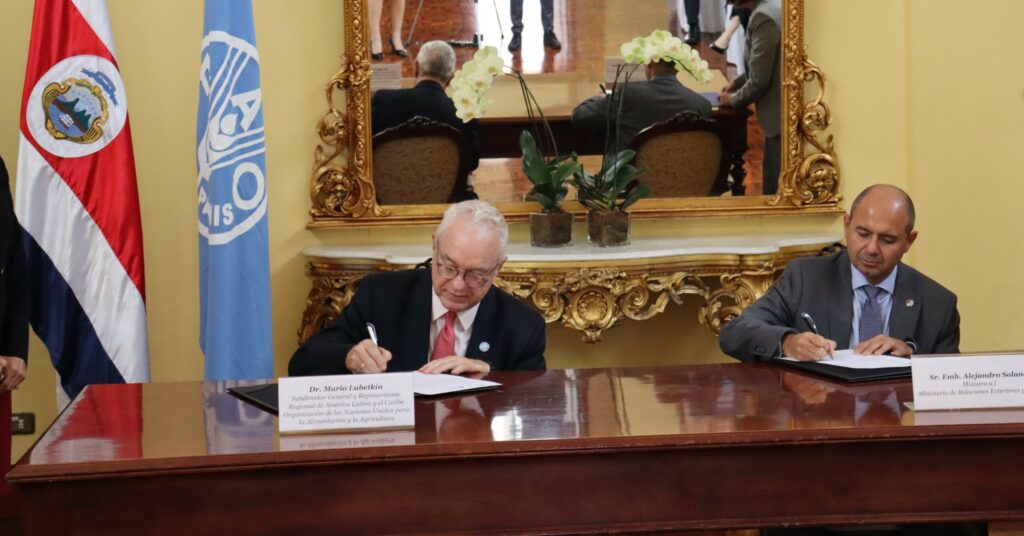 Costa Rica y la FAO firman acuerdo para fortalecer desarrollo sostenible en el sector agropecuario 1 1 Costa Rica y la FAO